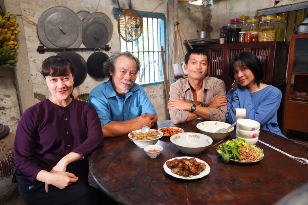 Dàn diễn viên đồng đều với nhiều gương mặt quen thuộc lẫn tân binh đầy tiềm năng