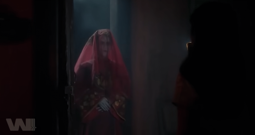 Tasya gặp bóng cô dâu áo đỏ