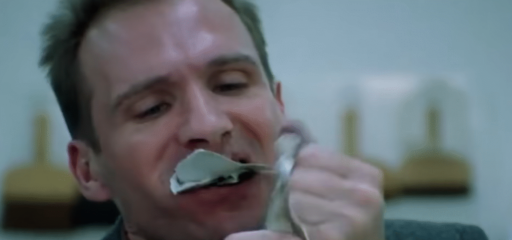 Reba McClane – điểm sáng mong manh trong đêm đen