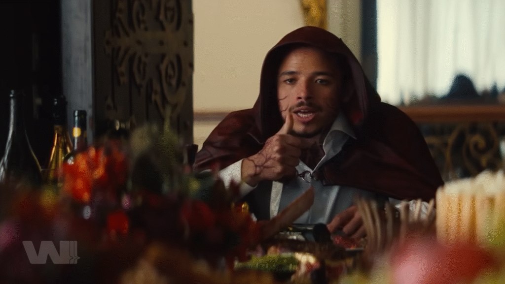 The Hood lên làm vua… trong tòa lâu đài trống