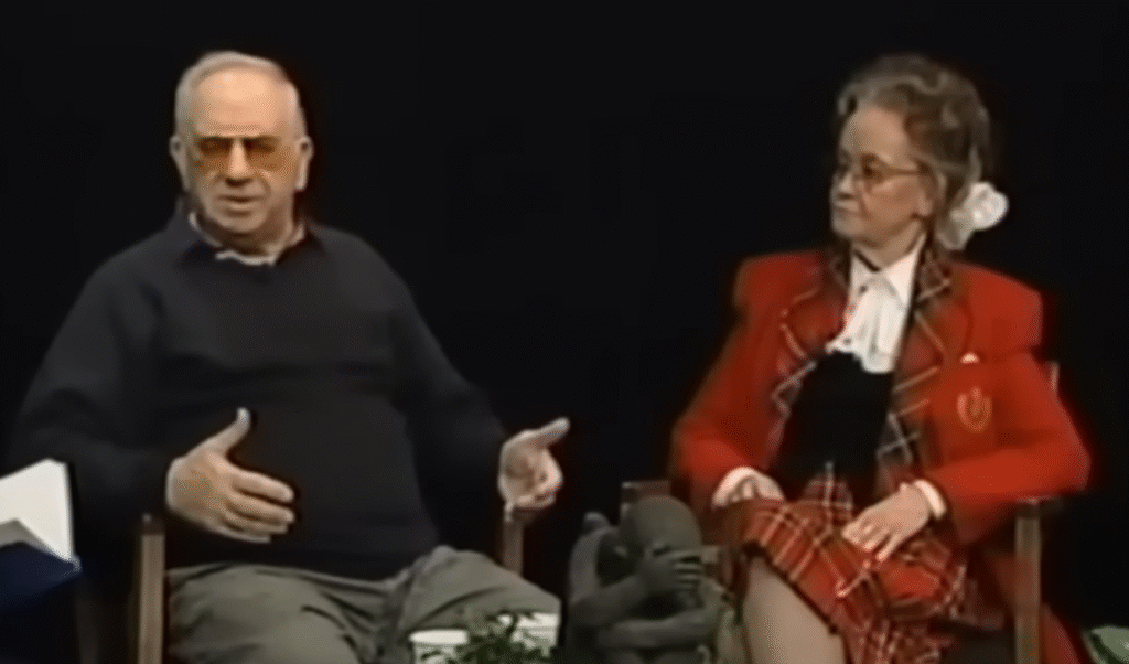 Khi vợ chồng Warren vào cuộc