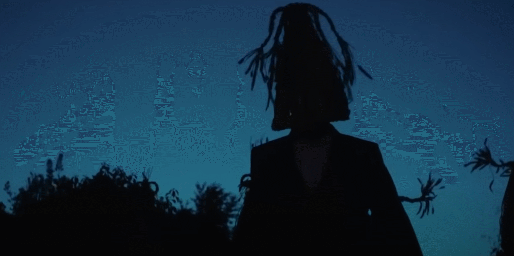 Mở đầu: khi bí mật nằm dưới lớp sương mù