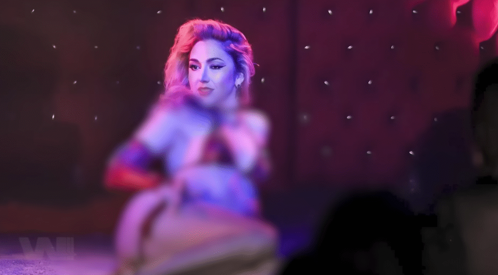Yellow SPD và sự nghiệp burlesque
