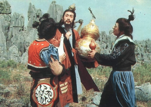 Hồ lô, trong tay người thường là bình rượu, trong tay quái vương thành vũ khí tối thượng.