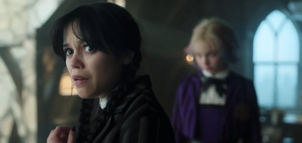 Hai cô bạn hoán đổi thân xác – bước ngoặt vừa hài hước, vừa đáng sợ của mùa 2.