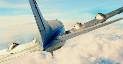 Mọi chi tiết trong khoang lái được tái hiện theo tỉ lệ 1:1 với chiếc DC-4 thật năm 1978.