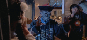 So sánh các nghi lễ trừ tà trong phim kinh dị Đông và Tây: Khác biệt từ đức tin đến văn hóa