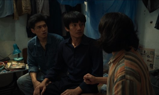 Bóng tối trong Nhà Ma Xó không nằm ngoài cửa sổ, mà nằm trong chính lòng người.