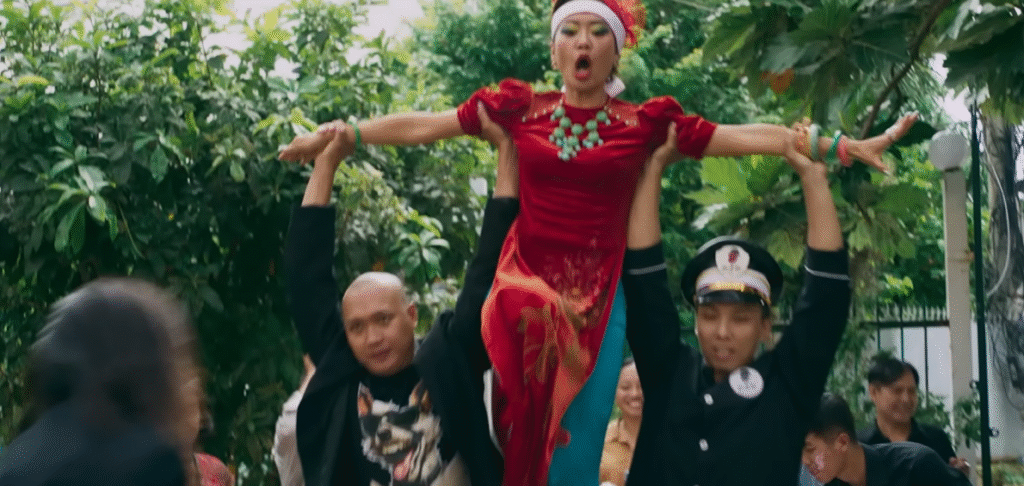 Hồng Ánh (vai em gái bà Tâm)