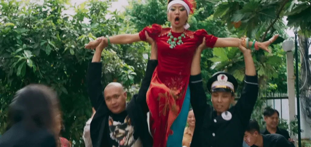 Hồng Ánh (vai em gái bà Tâm)