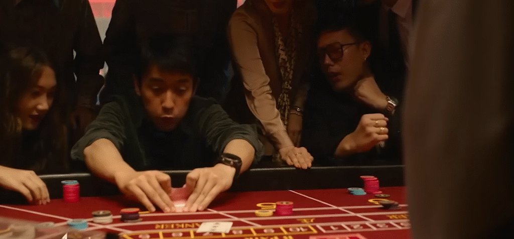 Tưởng như hạnh phúc, nhưng trong quá khứ Hà Phi là con bạc nợ nần, từng định tự tử.