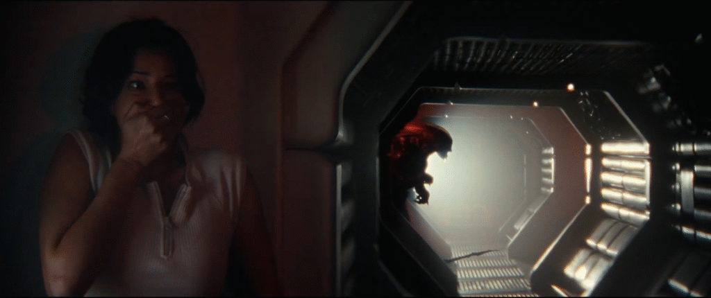 Tập 5 – In Space, No One…: Kẻ thật, người giả