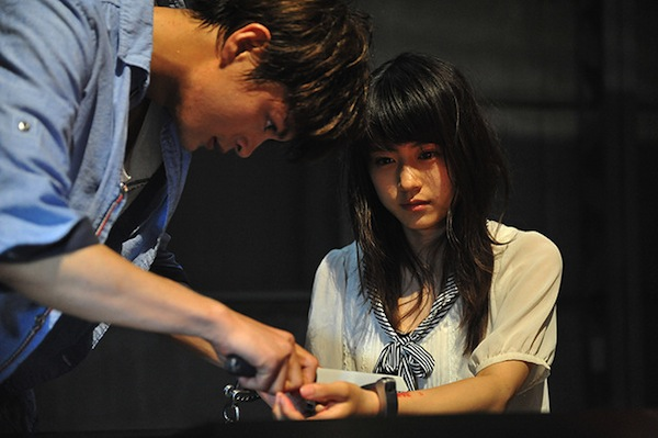 Cánh cửa và chiếc cưa