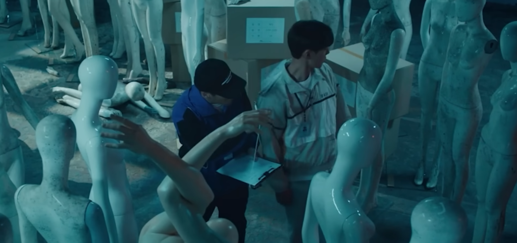 9. A Mannequin – Khi hình nhân biết thở