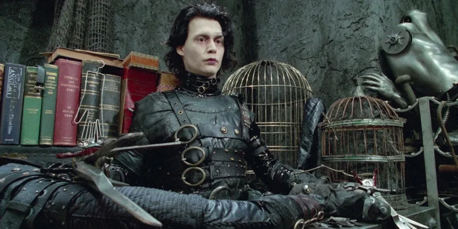 Review Edward Scissorhands 1990 – Câu chuyện tình buồn trong màn tuyết rơi