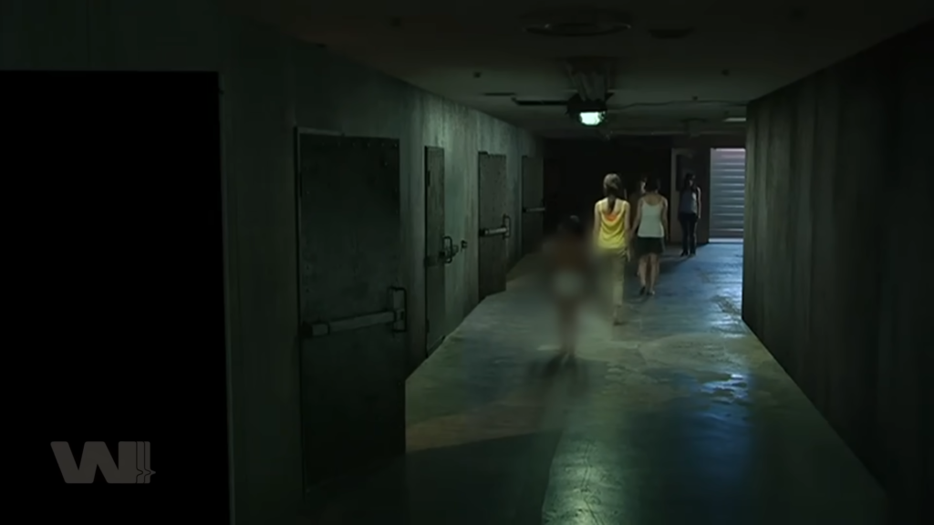 Bảy căn phòng không nói nhiều về cái ác, mà nói về sự lựa chọn trong hoàn cảnh cùng đường. 