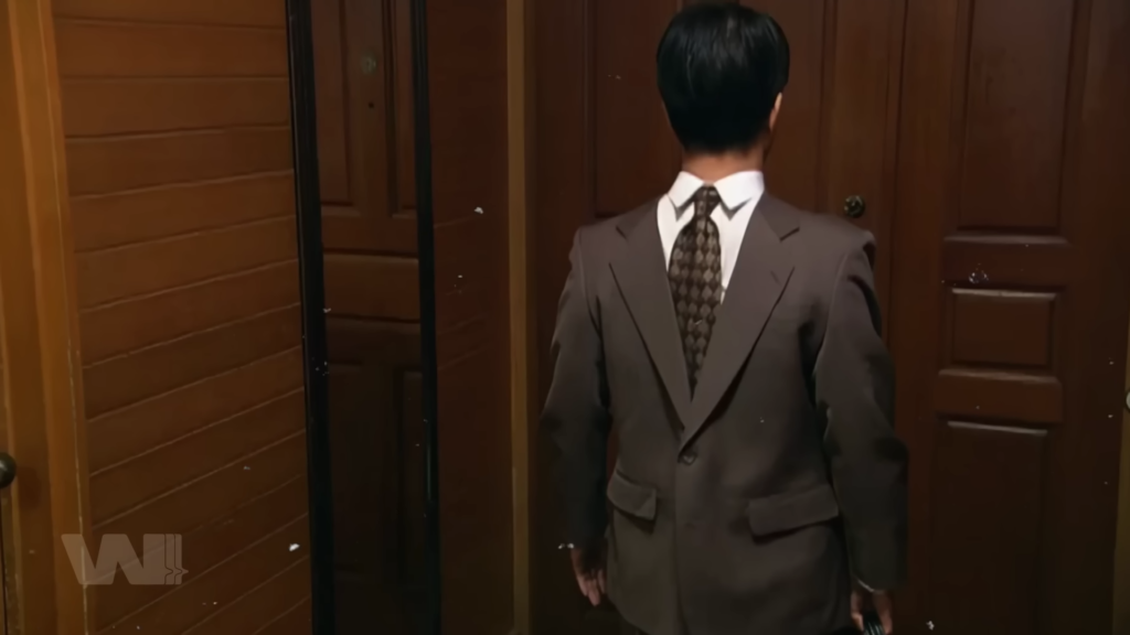 Câu chuyện 8: Người mặc âu phục ngược