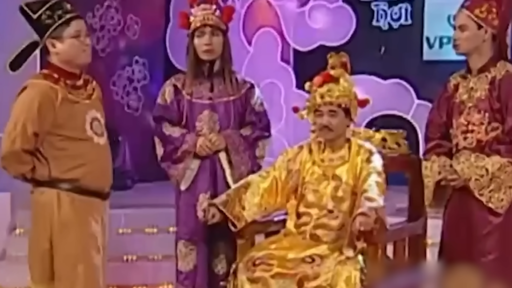 Phong Bì Đi Trước, Việc Làng Nước Đi Sau — Táo Quan Chức 2007