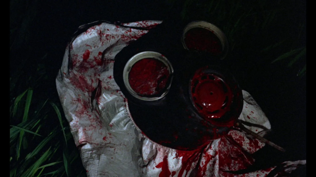 Những nạn nhân mặt nạ phòng độc và cái chết của sự tin tưởng — The Crazies