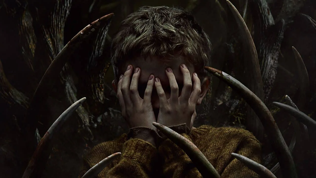 Review Antlers: thông điệp về đói khát, tha hóa