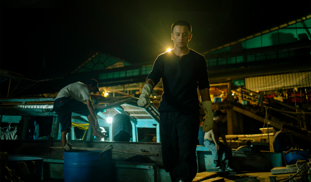 Câu Chuyện Phim: Một Gã Đàn Ông Giữa Vòng Xoáy Tiền Và Máu