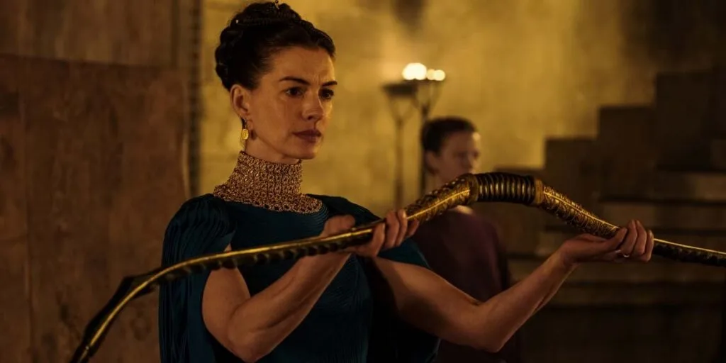 Anne Hathaway chinh phục khán giả bằng diễn xuất vi biểu cảm đầy tinh tế