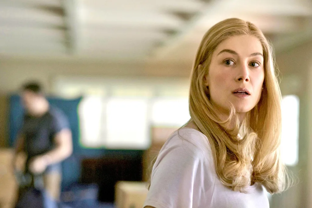 8. Gone Girl (2014) – Khi một cuộc hôn nhân trở thành cuộc chiến kiểm soát sự thật