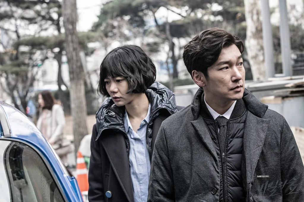 8. Stranger (2017) – Một cuộc điều tra nơi ai cũng có lý do để che giấu sự thật