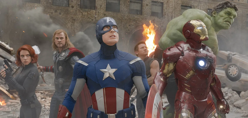 Sáu thành viên biệt đội tập hợp tại New York trong The Avengers 2012.